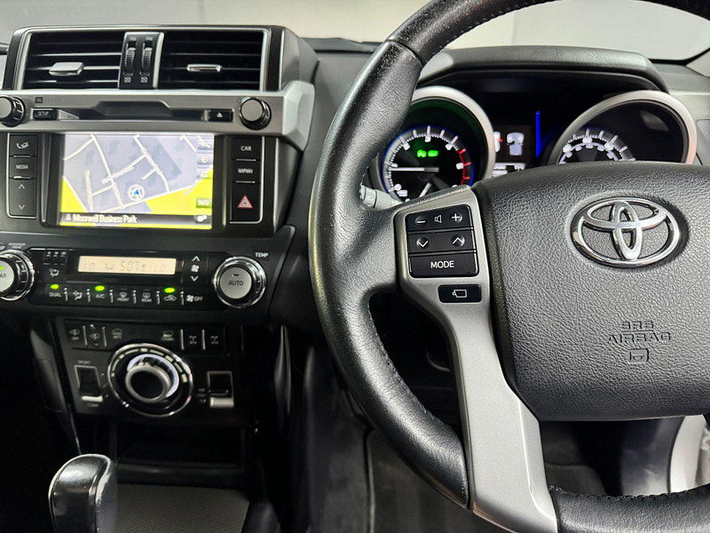 Toyota Land Cruiser 3.0 D-4D Invincible Auto 4WD Euro 5 5dr (7 Seats) 5dr Automatic 2025