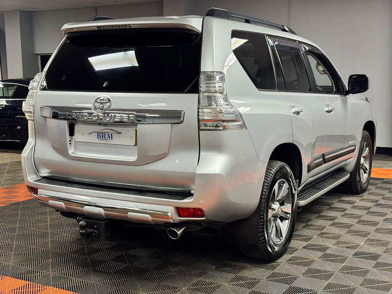 Toyota Land Cruiser 3.0 D-4D Invincible Auto 4WD Euro 5 5dr (7 Seats) 5dr Automatic 2025