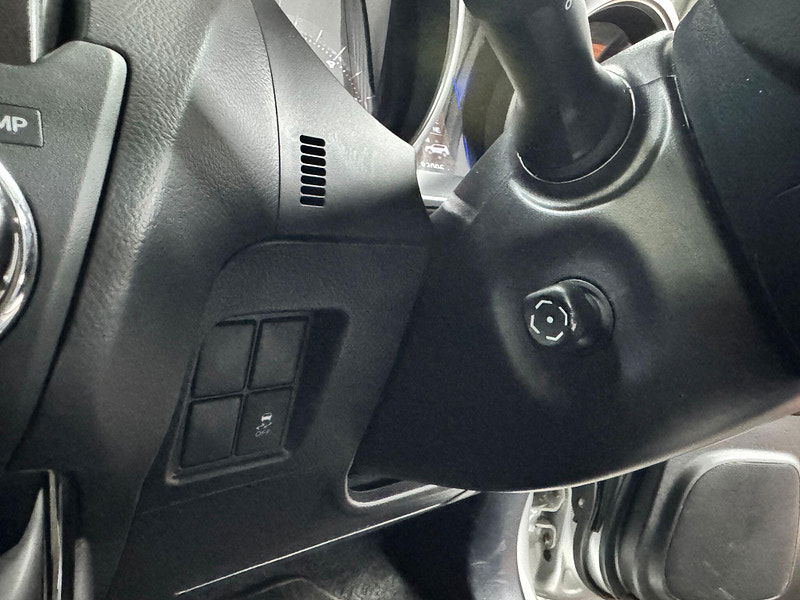 Toyota Land Cruiser 3.0 D-4D Invincible Auto 4WD Euro 5 5dr (7 Seats) 5dr Automatic 2025