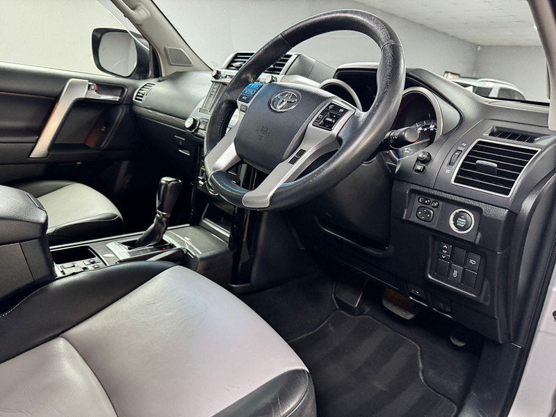 Toyota Land Cruiser 3.0 D-4D Invincible Auto 4WD Euro 5 5dr (7 Seats) 5dr Automatic 2025