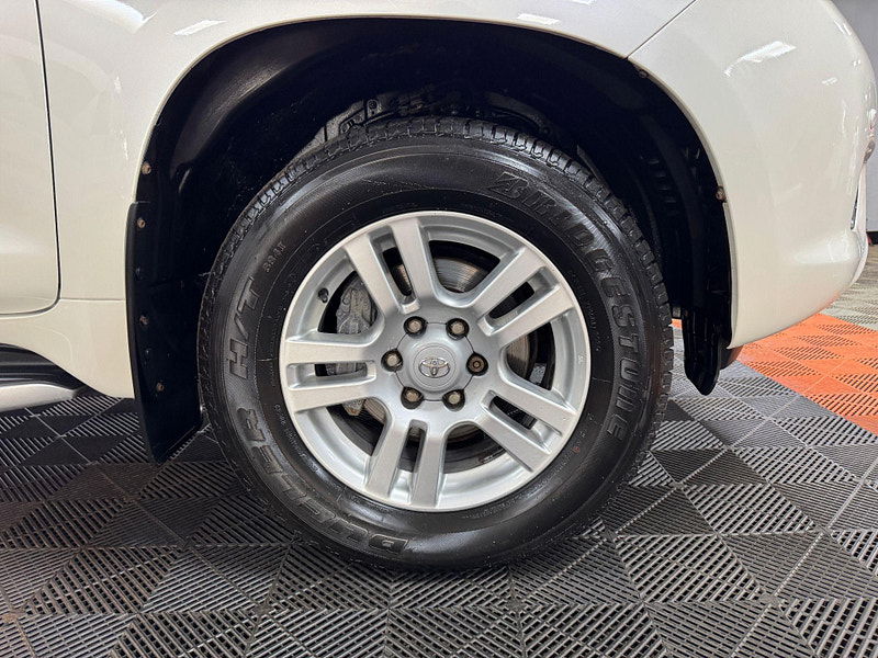 Toyota Land Cruiser 3.0 D-4D LC5 Auto 4WD Euro 5 5dr 5dr Automatic 2025