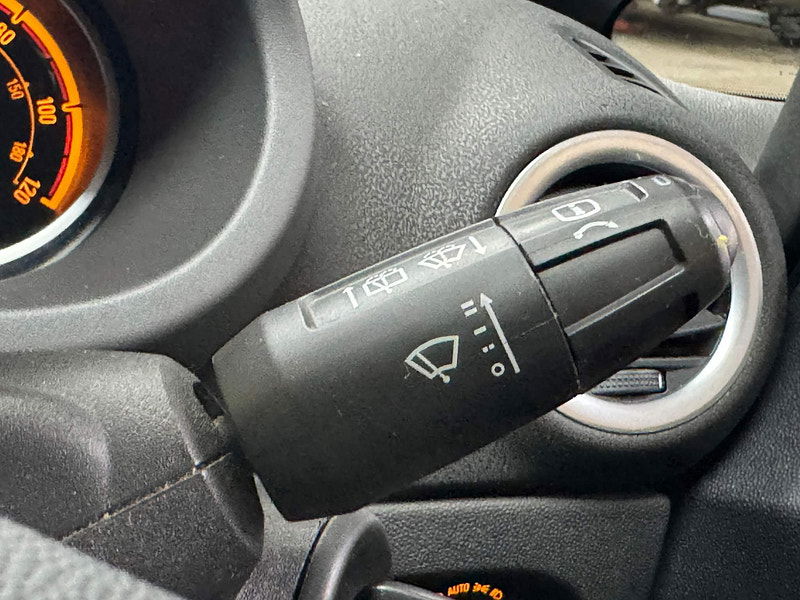 Vauxhall Corsa 1.4 16V SE Euro 5 5dr 5dr Manual 2025