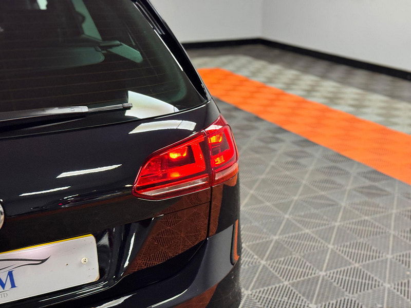 Volkswagen Golf 2.0 TDI BlueMotion Tech GTD (Nav) DSG Euro 6 (s/s) 5dr 5dr Automatic 2025