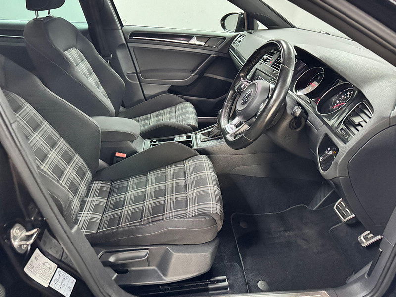 Volkswagen Golf 2.0 TDI BlueMotion Tech GTD (Nav) DSG Euro 6 (s/s) 5dr 5dr Automatic 2025