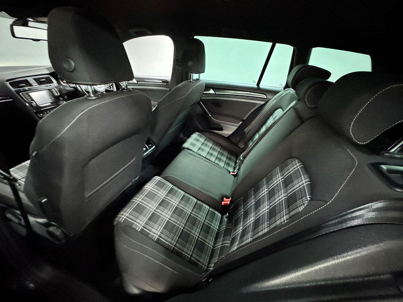 Volkswagen Golf 2.0 TDI BlueMotion Tech GTD (Nav) DSG Euro 6 (s/s) 5dr 5dr Automatic 2025