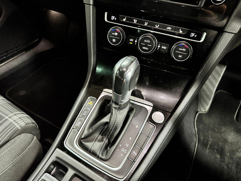 Volkswagen Golf 2.0 TDI BlueMotion Tech GTD (Nav) DSG Euro 6 (s/s) 5dr 5dr Automatic 2025