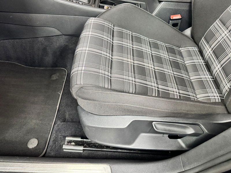 Volkswagen Golf 2.0 TDI BlueMotion Tech GTD (Nav) DSG Euro 6 (s/s) 5dr 5dr Automatic 2025