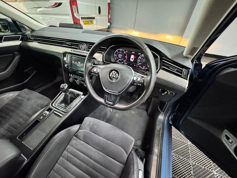 Volkswagen Passat 2.0 TDI GT Euro 6 (s/s) 4dr 4dr Manual 2025