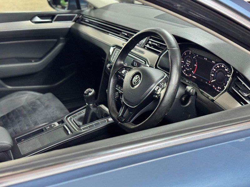 Volkswagen Passat 2.0 TDI GT Euro 6 (s/s) 4dr 4dr Manual 2025
