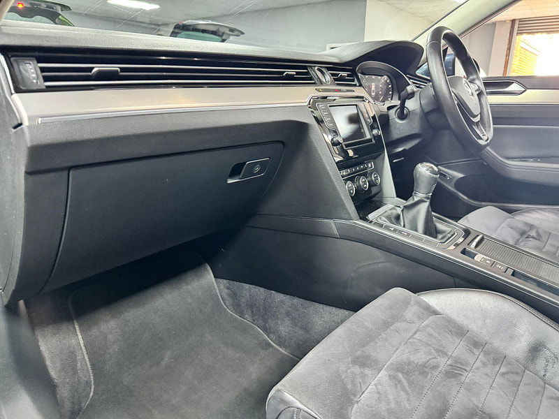 Volkswagen Passat 2.0 TDI GT Euro 6 (s/s) 4dr 4dr Manual 2025