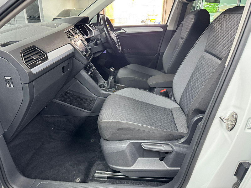 Volkswagen Tiguan 2.0 TDI BlueMotion Tech SE Euro 6 (s/s) 5dr 5dr Manual 2025