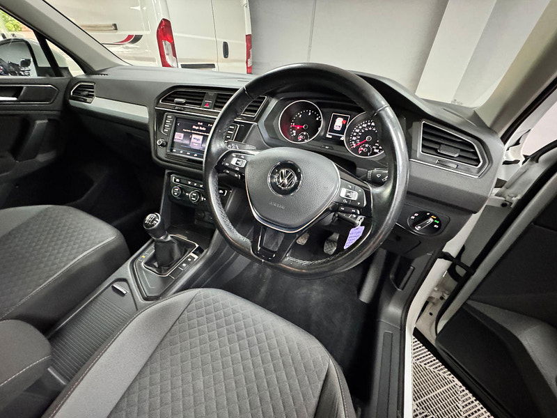Volkswagen Tiguan 2.0 TDI BlueMotion Tech SE Euro 6 (s/s) 5dr 5dr Manual 2025