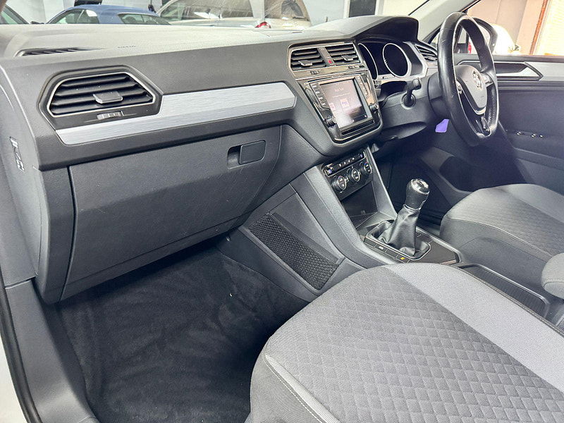Volkswagen Tiguan 2.0 TDI BlueMotion Tech SE Euro 6 (s/s) 5dr 5dr Manual 2025