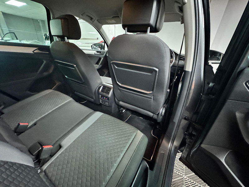 Volkswagen Tiguan 2.0 TDI SE Navigation 4Motion Euro 6 (s/s) 5dr 5dr Manual 2025