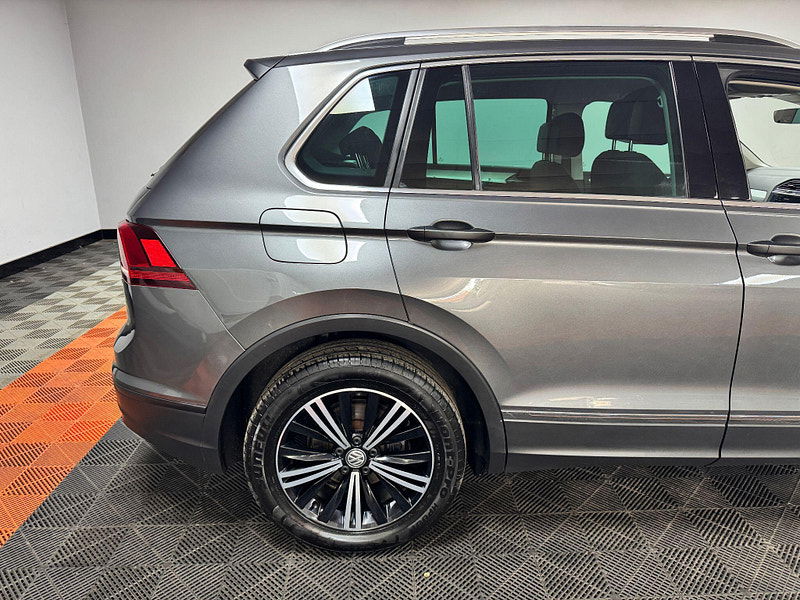 Volkswagen Tiguan 2.0 TDI SE Navigation 4Motion Euro 6 (s/s) 5dr 5dr Manual 2025