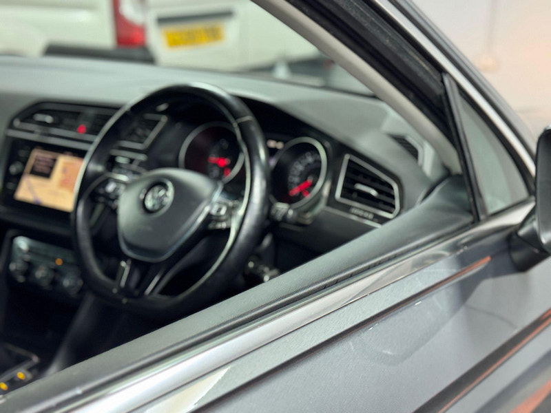 Volkswagen Tiguan 2.0 TDI SE Navigation 4Motion Euro 6 (s/s) 5dr 5dr Manual 2025
