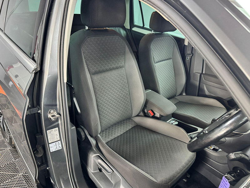 Volkswagen Tiguan 2.0 TDI SE Navigation 4Motion Euro 6 (s/s) 5dr 5dr Manual 2025