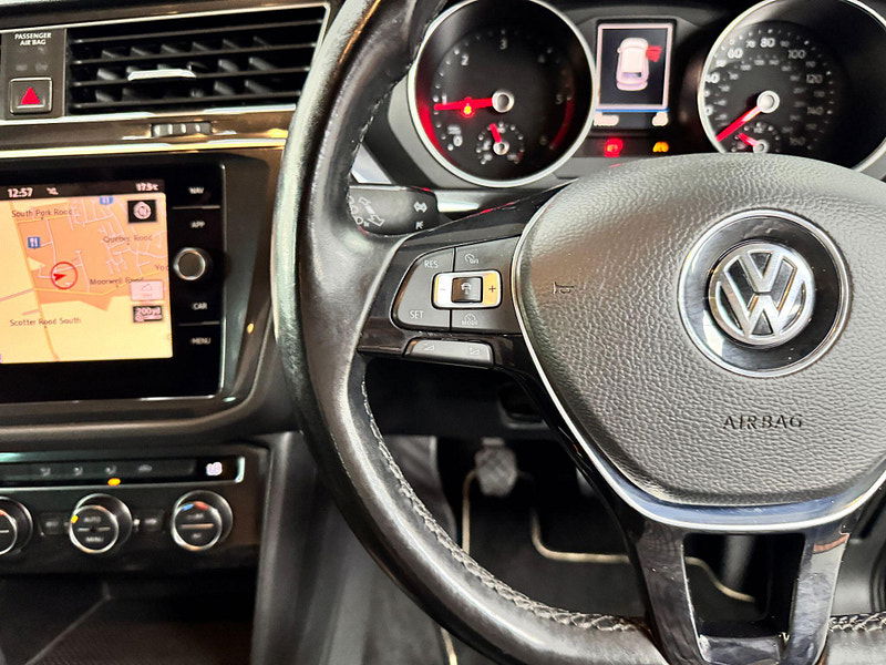 Volkswagen Tiguan 2.0 TDI SE Navigation 4Motion Euro 6 (s/s) 5dr 5dr Manual 2025