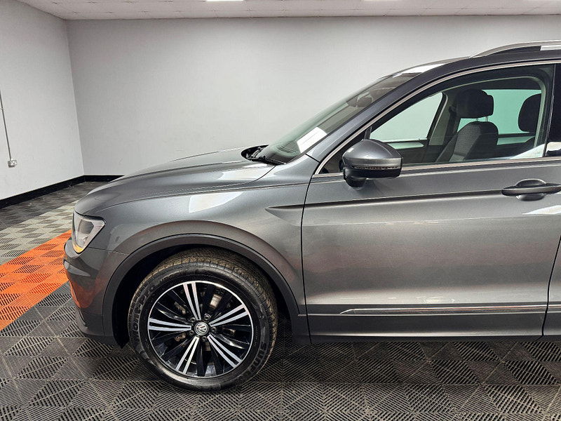 Volkswagen Tiguan 2.0 TDI SE Navigation 4Motion Euro 6 (s/s) 5dr 5dr Manual 2025