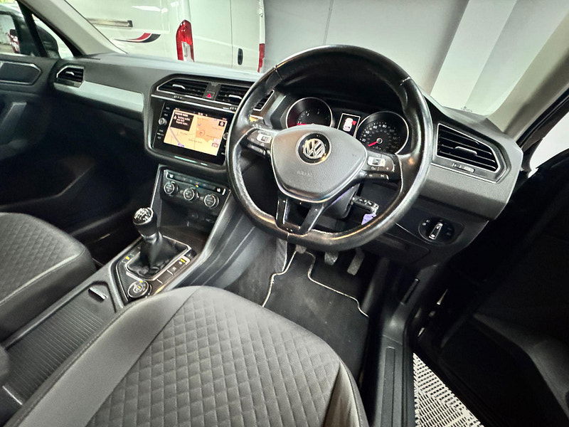 Volkswagen Tiguan 2.0 TDI SE Navigation 4Motion Euro 6 (s/s) 5dr 5dr Manual 2025