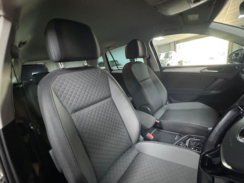 Volkswagen Tiguan 2.0 TDI SE Navigation DSG 4Motion Euro 6 (s/s) 5dr 5dr Automatic 2025