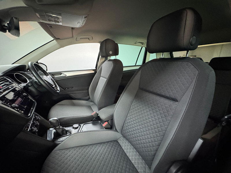 Volkswagen Tiguan 2.0 TDI SE Navigation DSG 4Motion Euro 6 (s/s) 5dr 5dr Automatic 2025