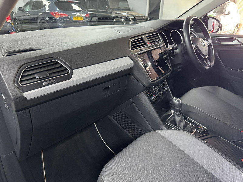 Volkswagen Tiguan 2.0 TDI SE Navigation DSG 4Motion Euro 6 (s/s) 5dr 5dr Automatic 2025