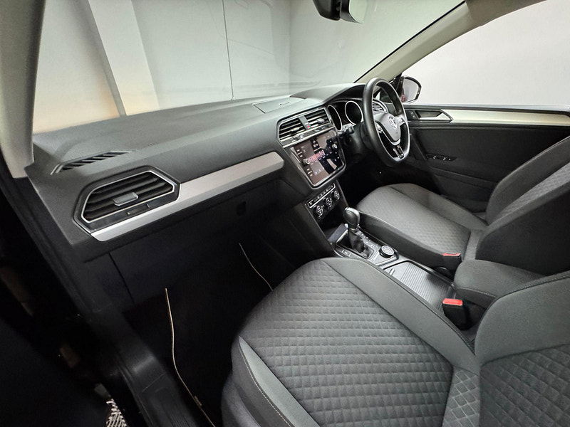 Volkswagen Tiguan 2.0 TDI SE Navigation DSG 4Motion Euro 6 (s/s) 5dr 5dr Automatic 2025