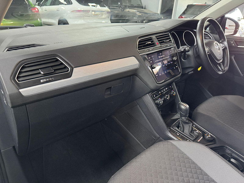 Volkswagen Tiguan 2.0 TDI SE Navigation DSG 4Motion Euro 6 (s/s) 5dr 5dr Automatic 2025