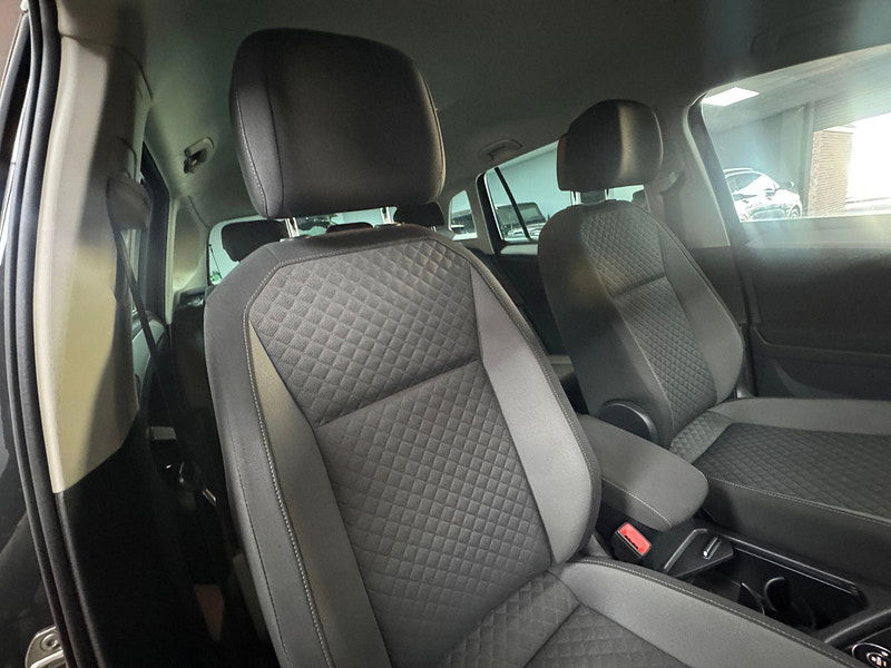 Volkswagen Tiguan 2.0 TDI SE Navigation DSG 4Motion Euro 6 (s/s) 5dr 5dr Automatic 2025