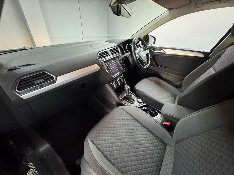 Volkswagen Tiguan 2.0 TDI SE Navigation DSG 4Motion Euro 6 (s/s) 5dr 5dr Automatic 2025