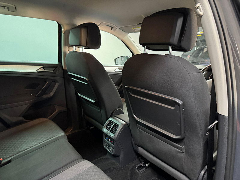 Volkswagen Tiguan 2.0 TDI SE Navigation DSG 4Motion Euro 6 (s/s) 5dr 5dr Automatic 2025