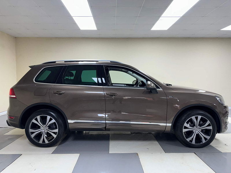 Volkswagen Touareg 3.0 TDI V6 BlueMotion Tech R-Line Tiptronic 4WD Euro 5 (s/s) 5dr 5dr Automatic 2024