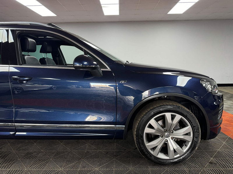 Volkswagen Touareg 3.0 TDI V6 BlueMotion Tech R-Line Tiptronic 4WD Euro 5 (s/s) 5dr 5dr Automatic 2024