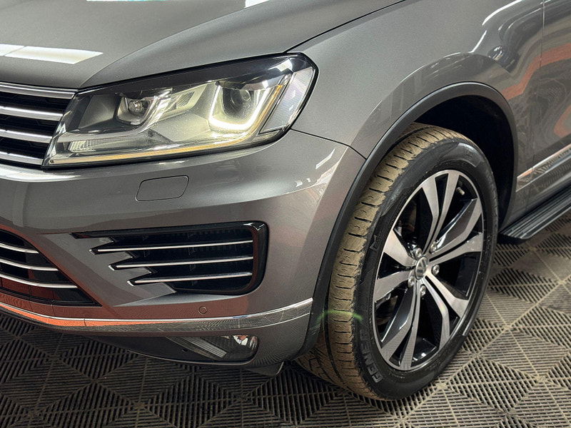 Volkswagen Touareg 3.0 TDI V6 BlueMotion Tech R-Line Tiptronic 4WD Euro 6 (s/s) 5dr 5dr Automatic 2024