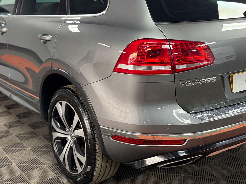 Volkswagen Touareg 3.0 TDI V6 BlueMotion Tech R-Line Tiptronic 4WD Euro 6 (s/s) 5dr 5dr Automatic 2025