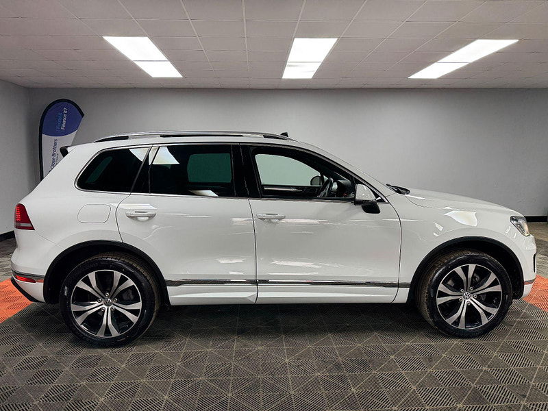 Volkswagen Touareg 3.0 TDI V6 BlueMotion Tech R-Line Tiptronic 4WD Euro 6 (s/s) 5dr 5dr Automatic 2025