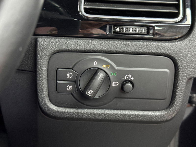 Volkswagen Touareg 3.0 TDI V6 BlueMotion Tech R-Line Tiptronic 4WD Euro 6 (s/s) 5dr 5dr Automatic 2025