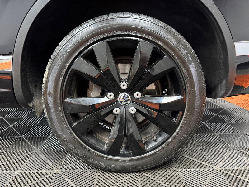 Volkswagen Touareg 3.0 TDI V6 BlueMotion Tech R-Line Tiptronic 4WD Euro 6 (s/s) 5dr 5dr Automatic 2025