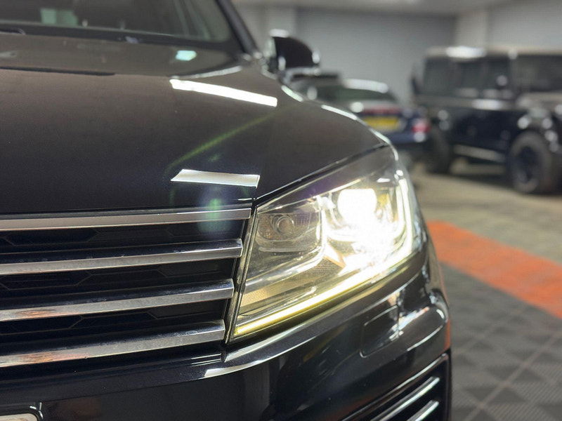 Volkswagen Touareg 3.0 TDI V6 BlueMotion Tech R-Line Tiptronic 4WD Euro 6 (s/s) 5dr 5dr Automatic 2025