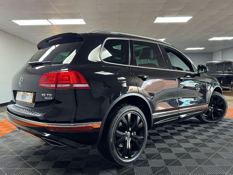 Volkswagen Touareg 3.0 TDI V6 BlueMotion Tech R-Line Tiptronic 4WD Euro 6 (s/s) 5dr 5dr Automatic 2025