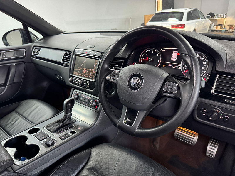 Volkswagen Touareg 3.0 TDI V6 BlueMotion Tech R-Line Tiptronic 4WD Euro 6 (s/s) 5dr 5dr Automatic 2025
