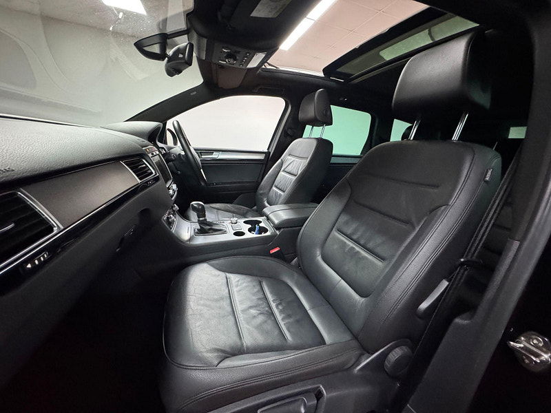 Volkswagen Touareg 3.0 TDI V6 BlueMotion Tech R-Line Tiptronic 4WD Euro 6 (s/s) 5dr 5dr Automatic 2025