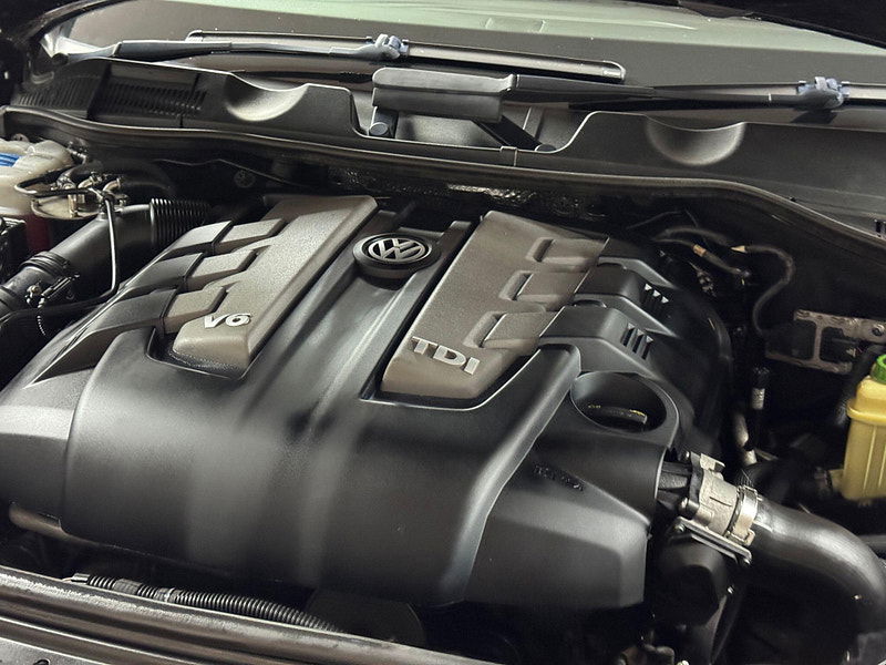 Volkswagen Touareg 3.0 TDI V6 BlueMotion Tech R-Line Tiptronic 4WD Euro 6 (s/s) 5dr 5dr Automatic 2025