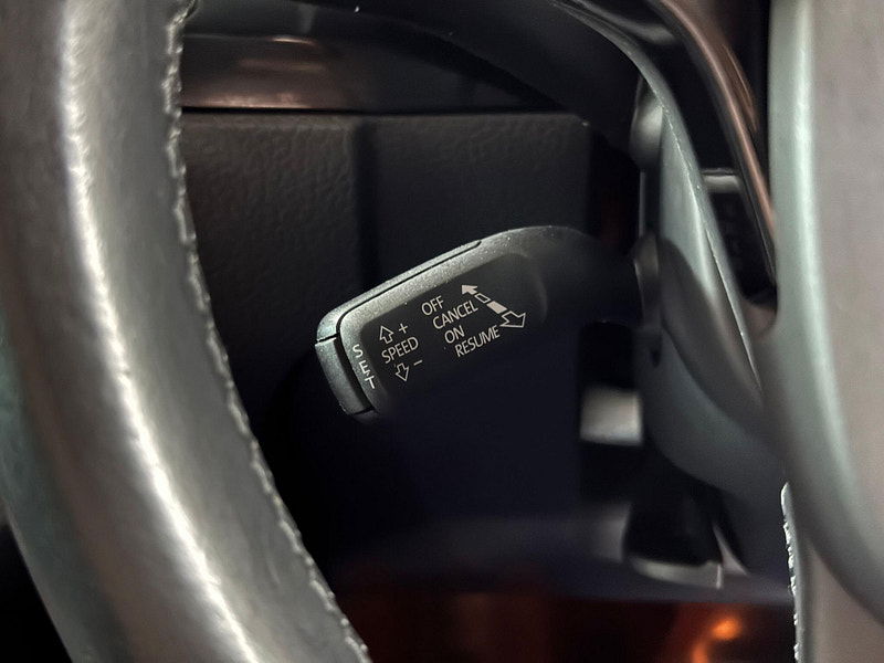 Volkswagen Touareg 3.0 TDI V6 BlueMotion Tech R-Line Tiptronic 4WD Euro 6 (s/s) 5dr 5dr Automatic 2025