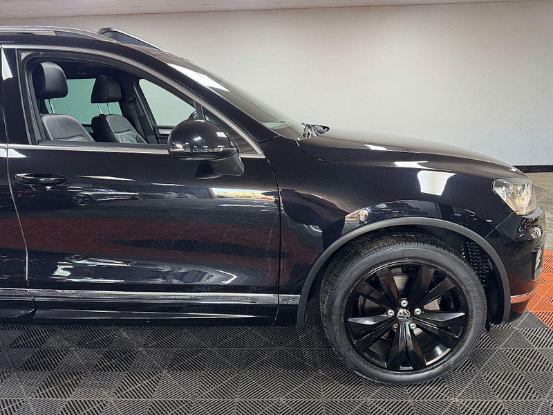 Volkswagen Touareg 3.0 TDI V6 BlueMotion Tech R-Line Tiptronic 4WD Euro 6 (s/s) 5dr 5dr Automatic 2025