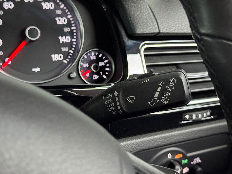 Volkswagen Touareg 3.0 TDI V6 BlueMotion Tech R-Line Tiptronic 4WD Euro 6 (s/s) 5dr 5dr Automatic 2025