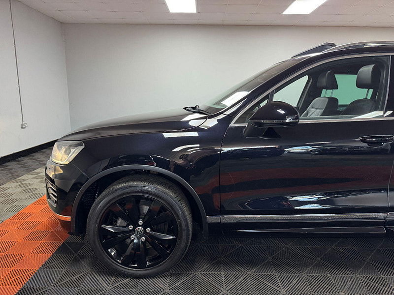 Volkswagen Touareg 3.0 TDI V6 BlueMotion Tech R-Line Tiptronic 4WD Euro 6 (s/s) 5dr 5dr Automatic 2025