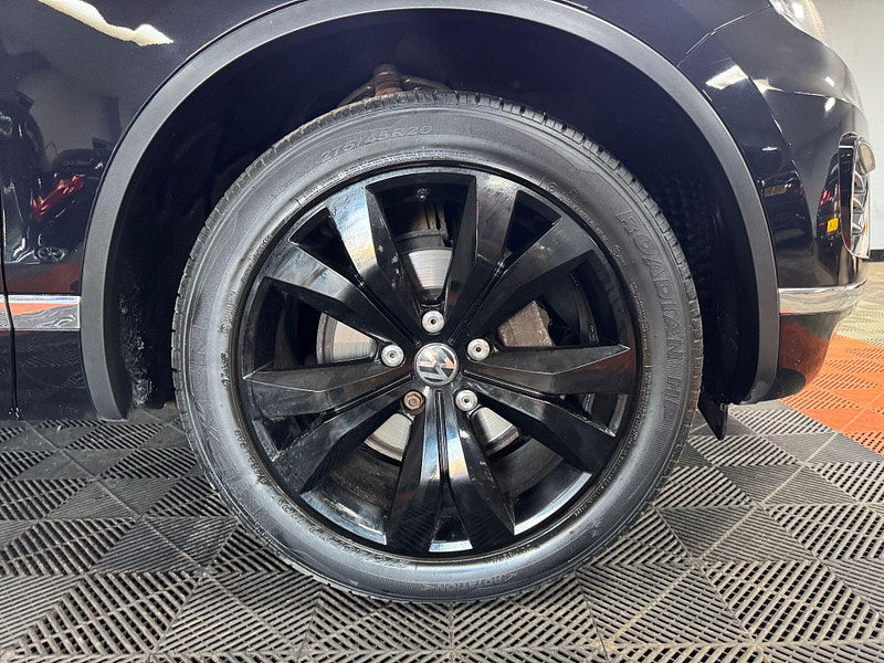 Volkswagen Touareg 3.0 TDI V6 BlueMotion Tech R-Line Tiptronic 4WD Euro 6 (s/s) 5dr 5dr Automatic 2025