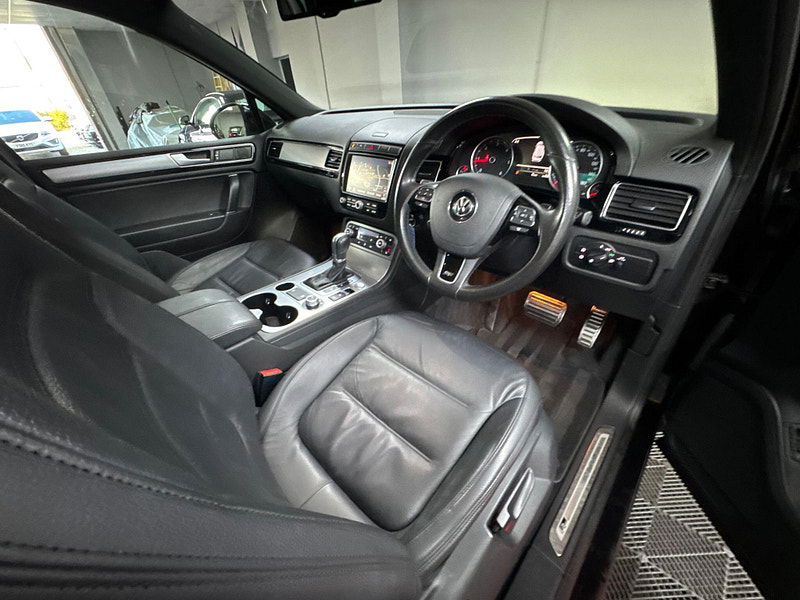 Volkswagen Touareg 3.0 TDI V6 BlueMotion Tech R-Line Tiptronic 4WD Euro 6 (s/s) 5dr 5dr Automatic 2025